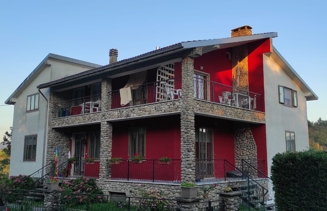compiano-valtaro-parma-castello-bed-and-breakfast-soggiorno-vacanza-visite-estive-invernali-casa-famiglia