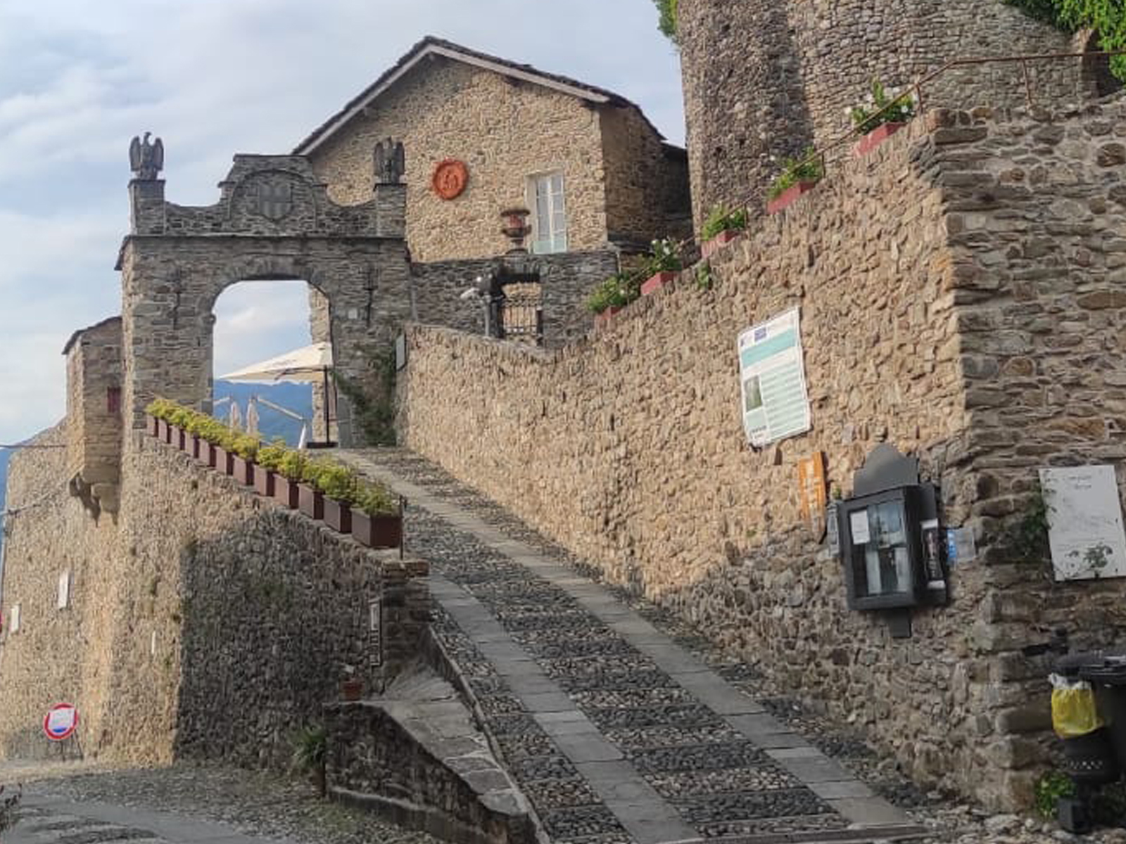 compiano-valtaro-parma-castello-bed-and-breakfast-soggiorno-vacanza-visite